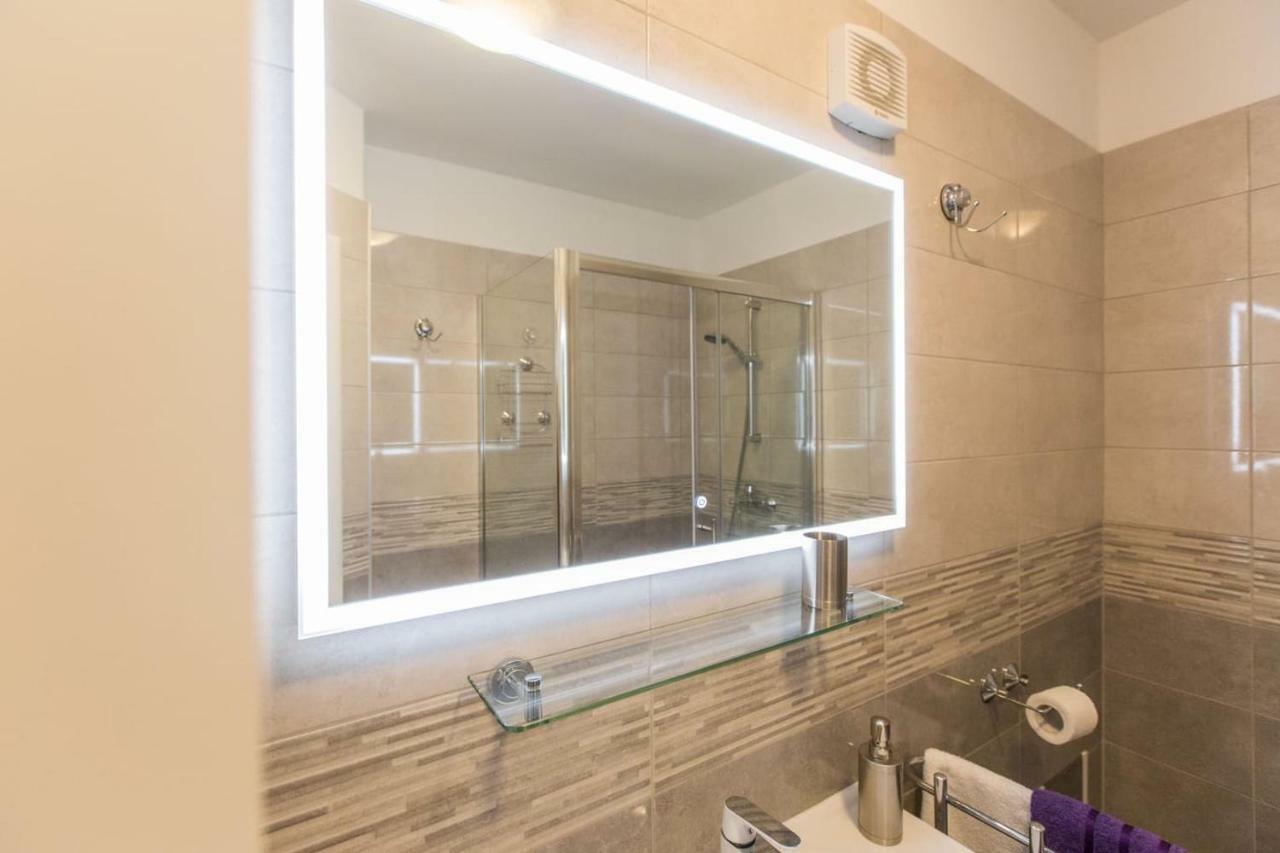 PUY Apartment Amelia מראה חיצוני תמונה