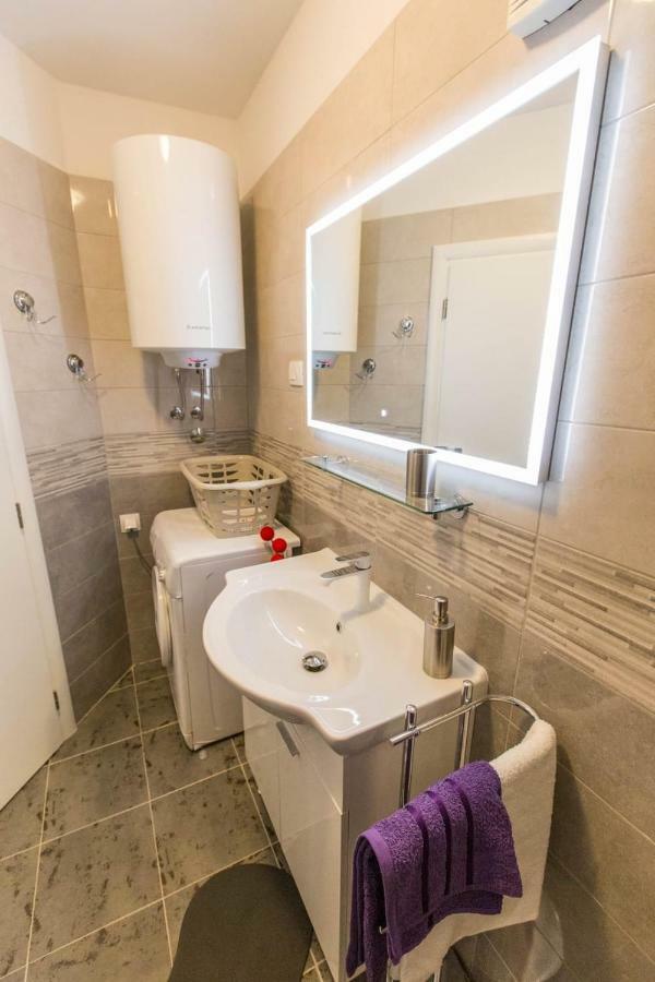 PUY Apartment Amelia מראה חיצוני תמונה